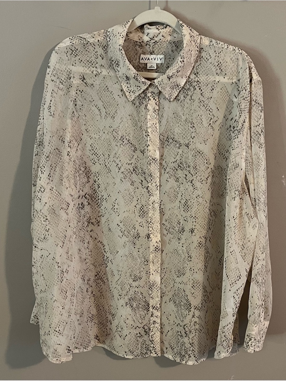 $6❤️Bundled Ava & Viv Cream/ Gray Sheer Snake-Print Shirt